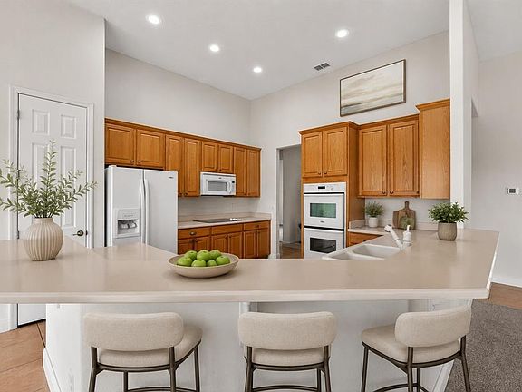 5th image of 453 Sorrento Rd