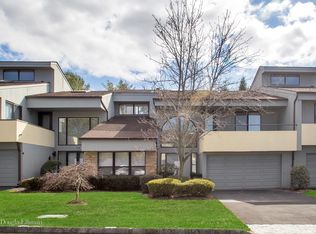 53 Eagle Chase, Woodbury, NY 11797