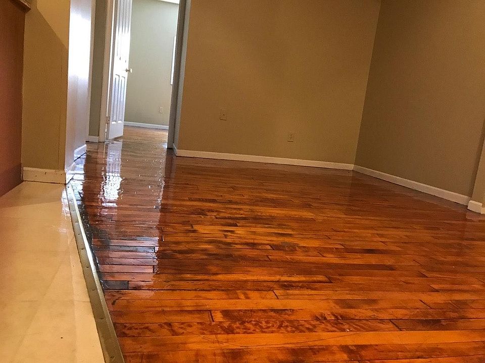 1st image of 512 N Centre St