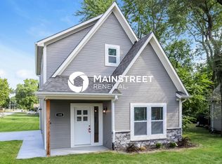 108 SW 10th St, Oak Grove, MO 64075