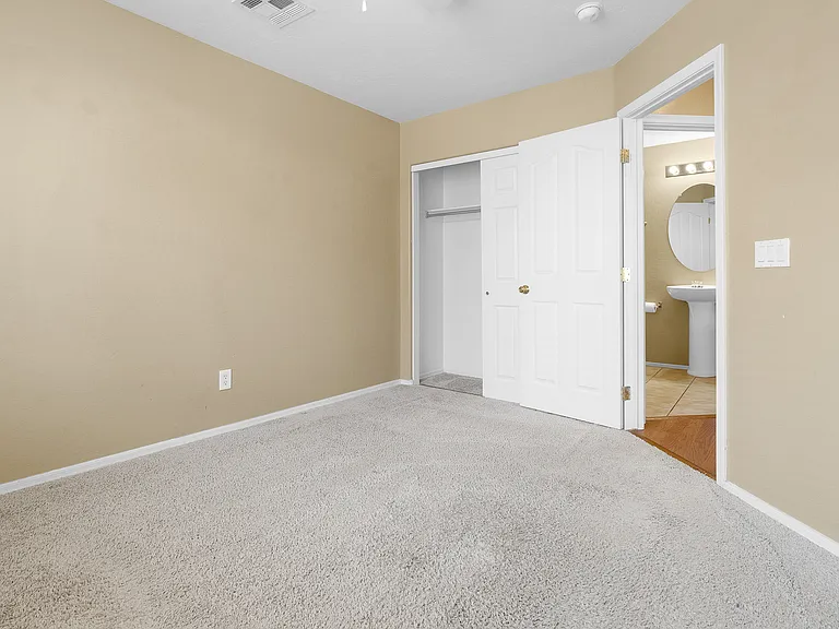 751 N Port Dr — Photo 23