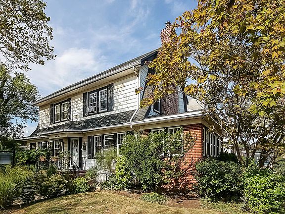 3rd image of 2941 Avenue