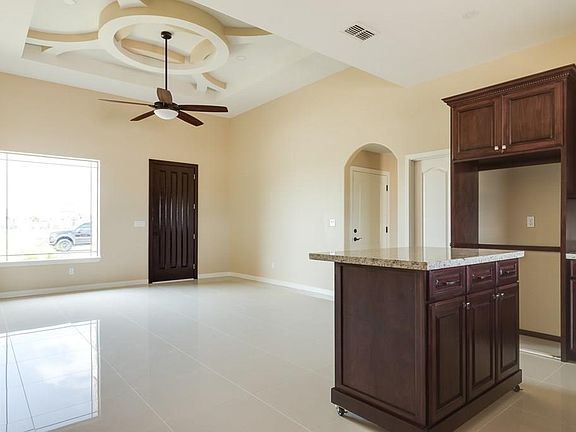 3rd image of 2709 Sequoia Dr