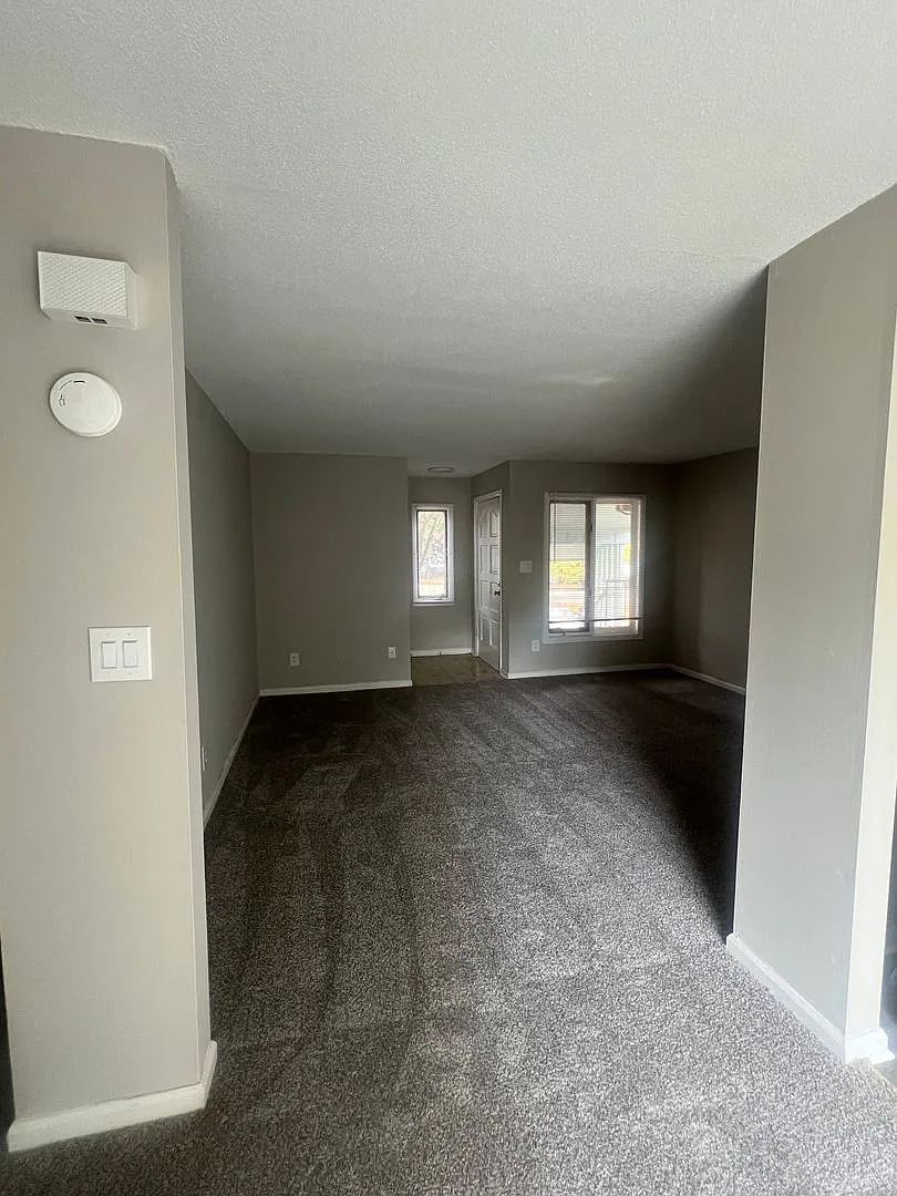 South Charlotte Rental at Sharon Lakes Condominiums — Photo 4