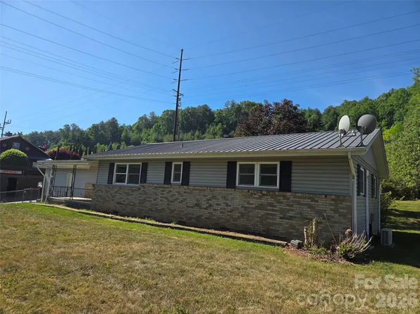 42 East Blvd, Burnsville, NC 28714