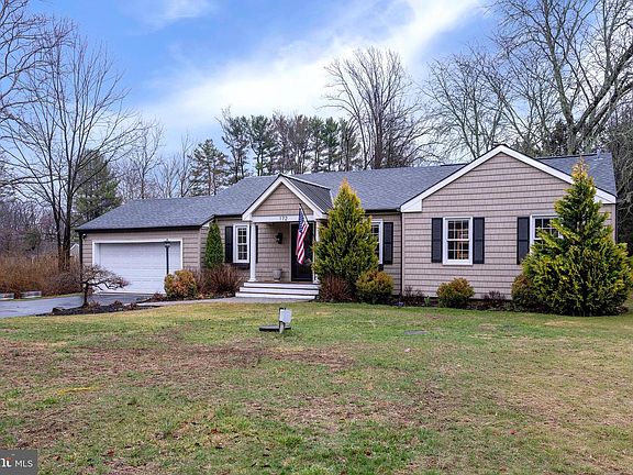 3rd image of 172 Pennington Harbourton Rd