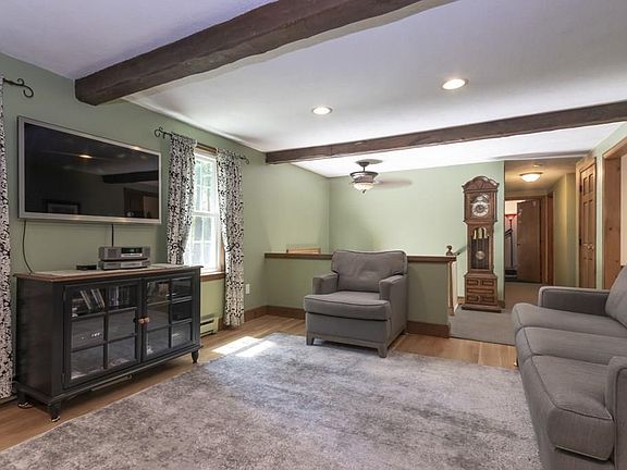 3rd image of 26 Laurel St