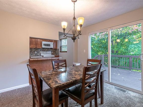5th image of 6281 Chablis Dr