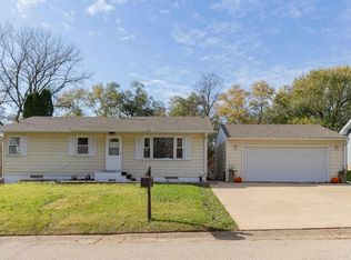 206 Cliff Ct, Silvis, IL 61282