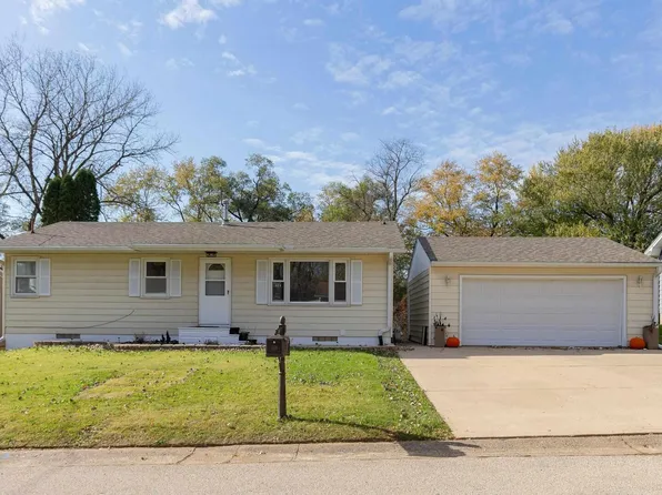 206 Cliff Ct, Silvis, IL 61282