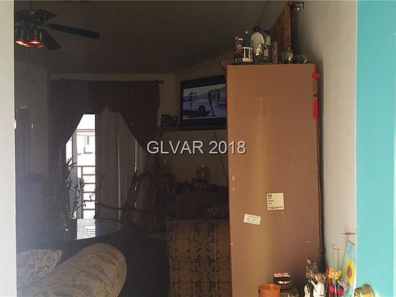 3rd image of 2180 Pinetop Ln Unit 206