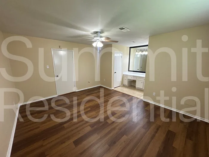 7214 Foxbend Ln — Photo 6