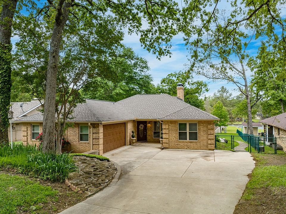 1st image of 10 Oakridge Cir