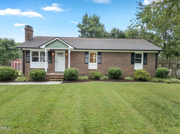 1934 Dorsett St, Burlington, NC 27215