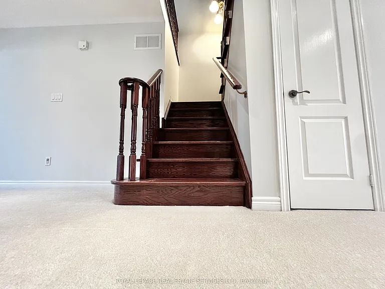 3306 Fox Run Cir — Photo 42