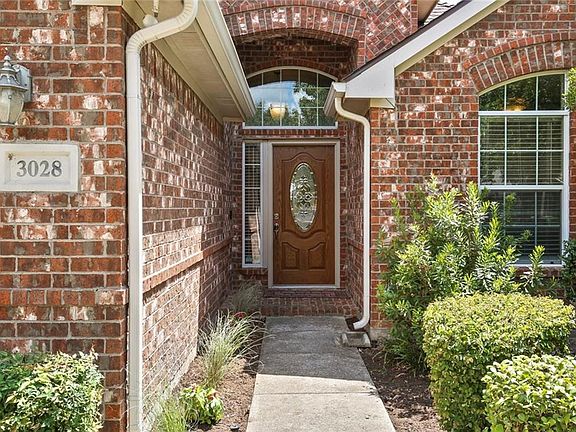 4th image of 3028 Bigleaf Dr