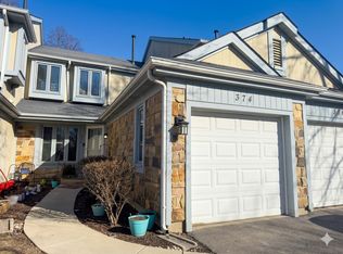 374 Goshawk Ln, Deerfield, IL 60015