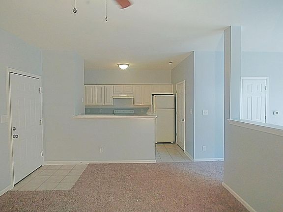 4th image of 1600 Long Grove Dr Unit 1322