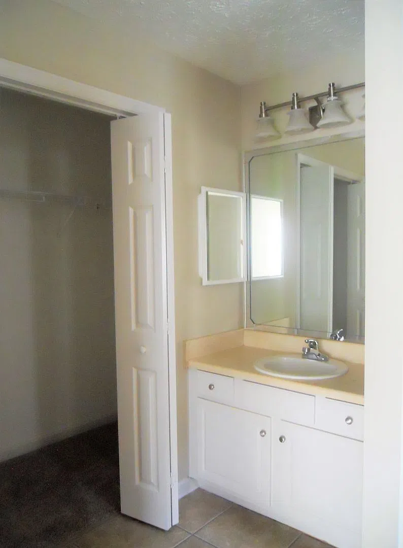 3 Bedroom 2.5 Bath Townhome in Gated Community! — Photo 1