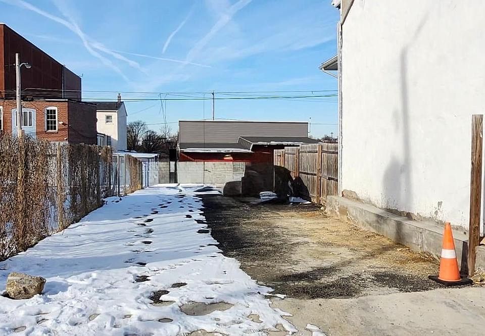 2nd image of 332 Cedar St