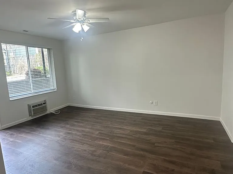 313 E 3rd Ave — Photo 8