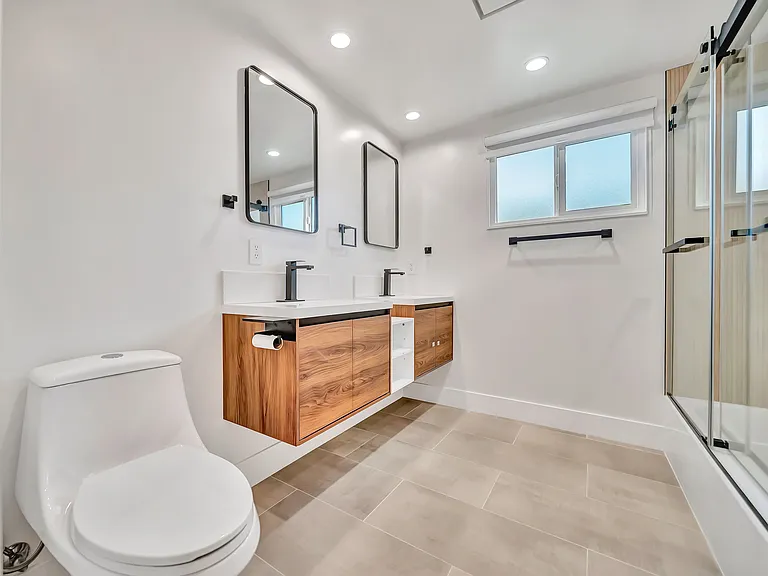 23635 Marylee St — Photo 34