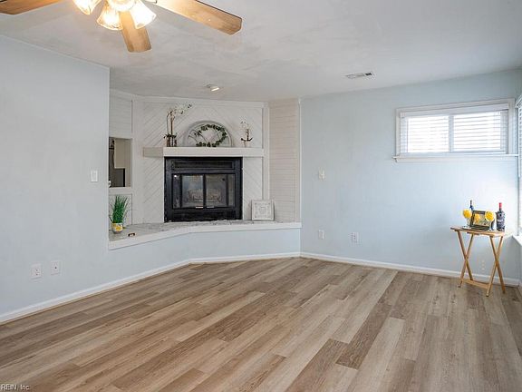 4th image of 910 E Ocean View Ave APT 5