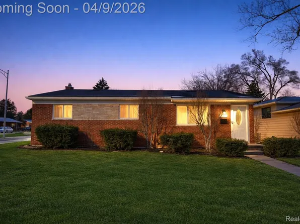 33615 Viceroy Dr, Sterling Heights, MI 48310