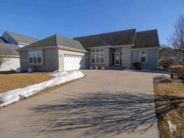 3843 Valley Creek DRIVE, Waukesha, WI 53189