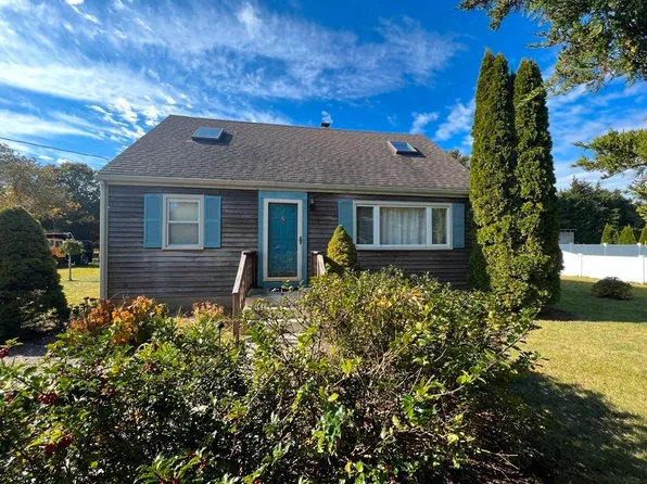 100 Old Colony Ln, Marshfield, MA 02050