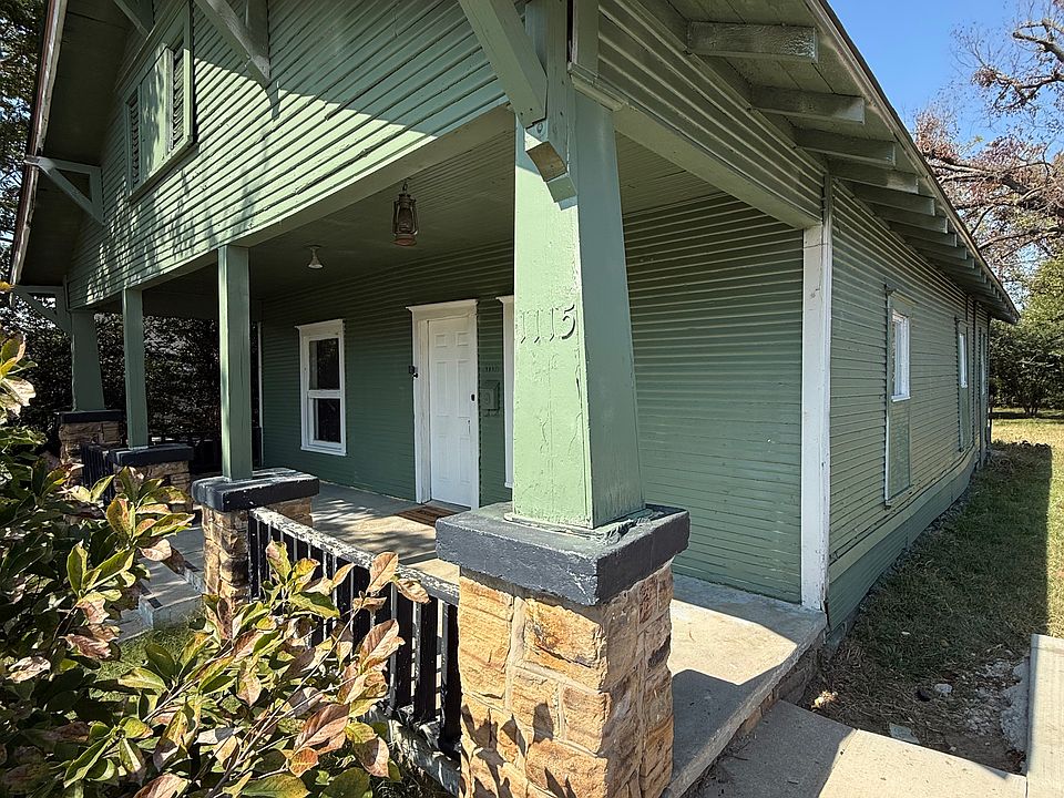 1st image of 1115 E Bryan Ave