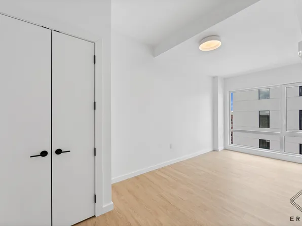 80 Linden Boulevard image 23 of 24