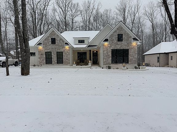 3rd image of 56 Trail Loop Rd