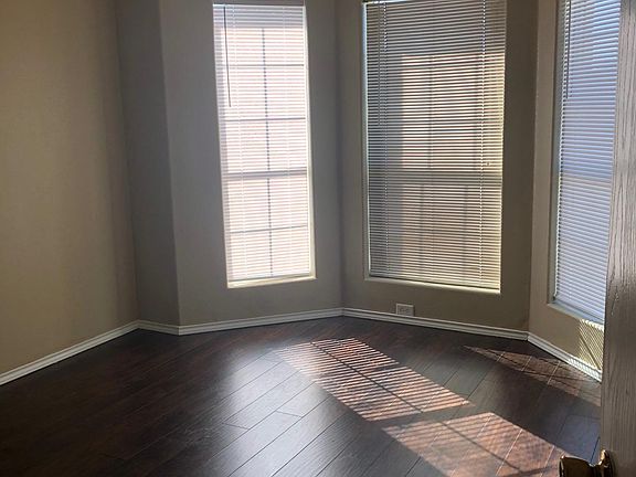 3rd image of 2483 Munich St