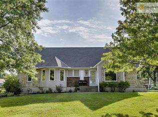 301 S Sunset Ln, Raymore, MO 64083