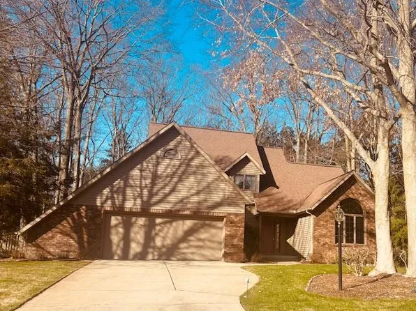 11835 Chickory Dr, Grand Haven, MI 49417