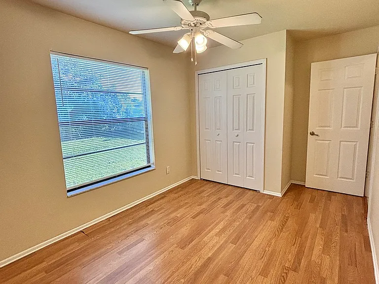 1715 SE 6th Ln — Photo 42