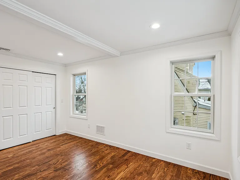 161 Myrtle Ave — Photo 20