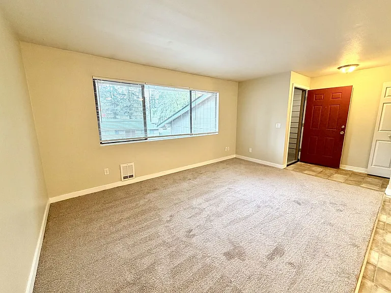 American Lake Townhomes — Photo 13