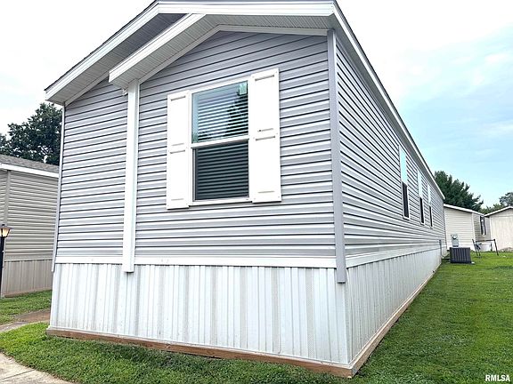 2nd image of 1515 N Lincoln Ave #69