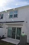 3 bed, 2.5 bath, 1699 sqft, $2,100 — Photo 2