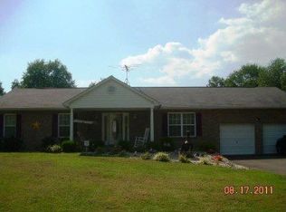49 Hitchcock Ln, Amelia, OH 45102