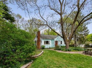 11 Calvin Rd, Kendall Park, NJ 08824