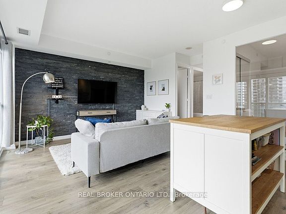 5th image of 165 Legion Rd N #825