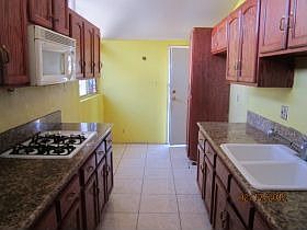 2nd image of 1047 N Bush Ave