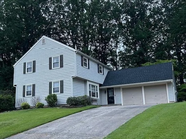 26 Cricket Ln, Turnersville, NJ 08012