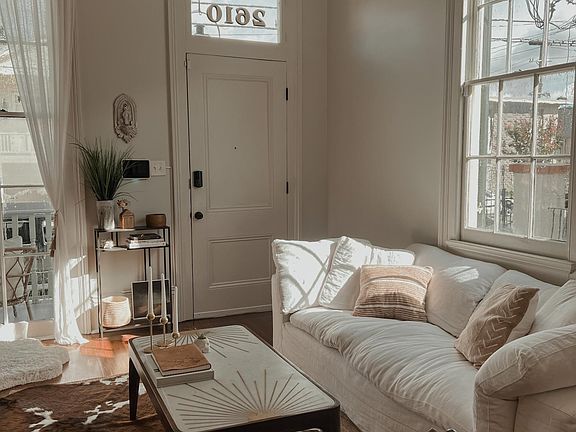 2nd image of 2610 Carondelet St #2610