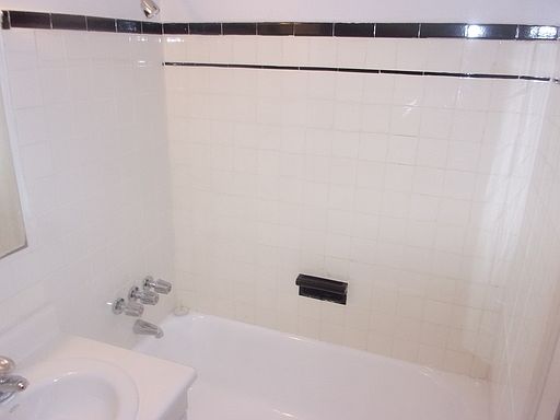 5th image of 108 E 38th St APT 705