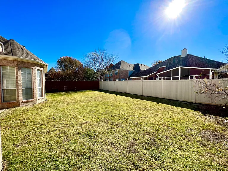 525 Salisbury Dr — Photo 36