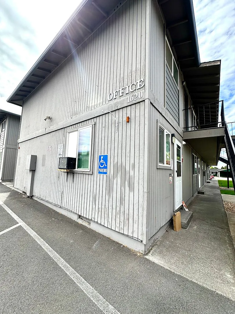 L1620 — Photo 3